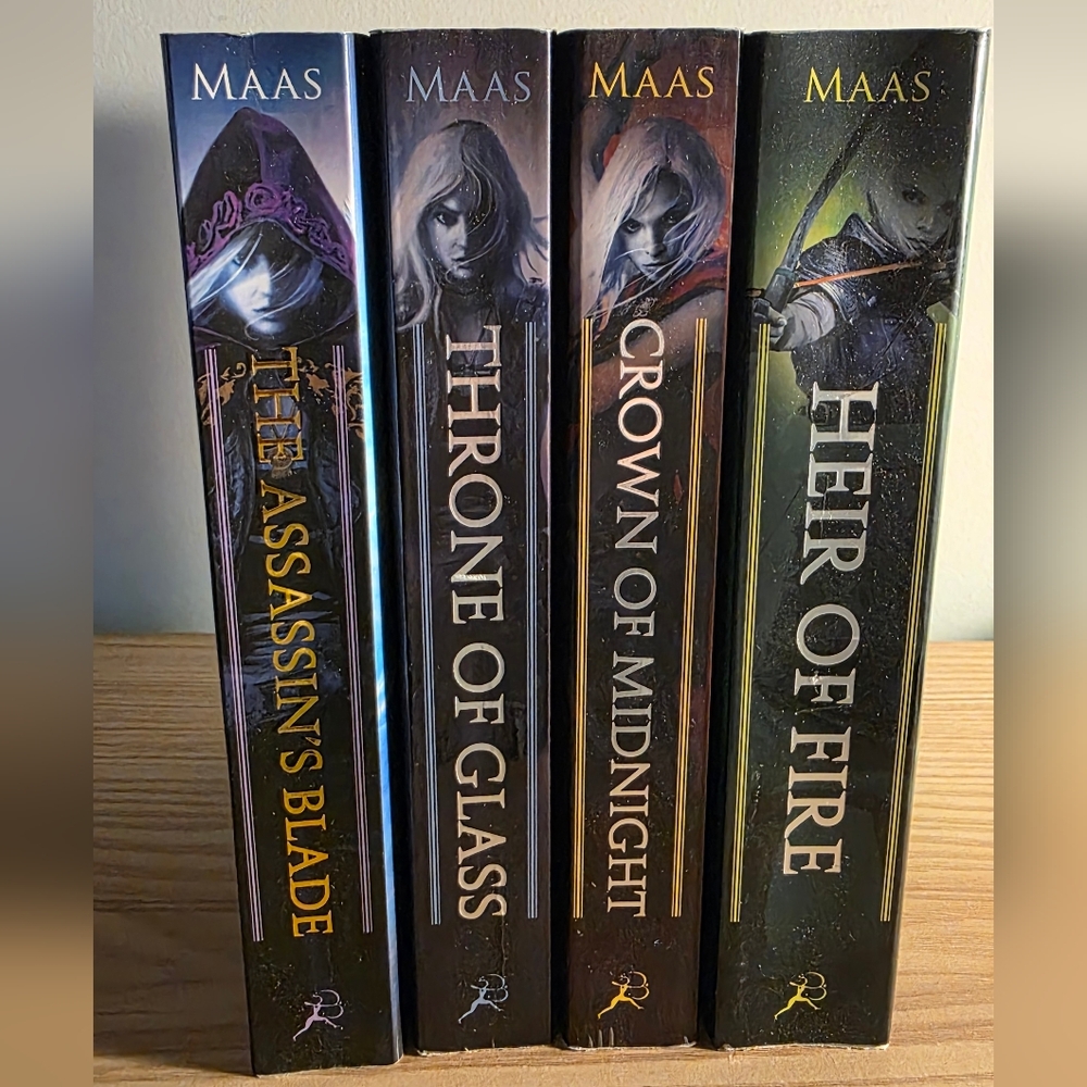 Throne of Glass Series by Maas